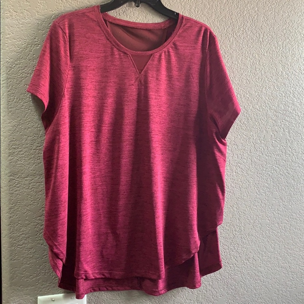 🔴 2/10 Maroon top with mesh V